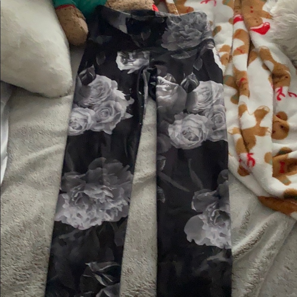 Grey/Black rose leggings
